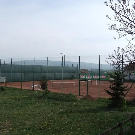 Hunor Vendeghaz 아파트 *