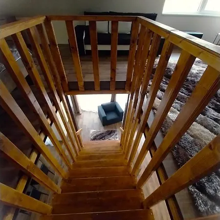 Hunor Vendeghaz 아파트 *