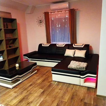 아파트 Hunor Vendeghaz *